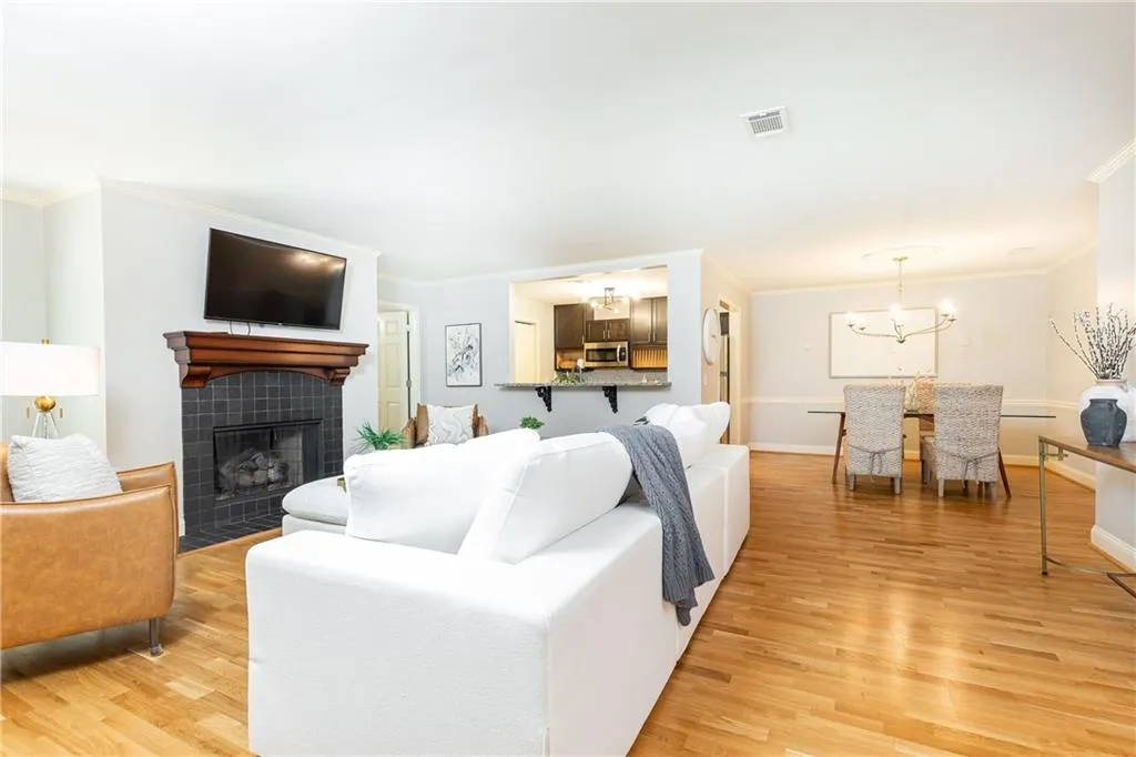 602 Bainbridge Drive Unit 602, Atlanta, Georgia 30327, 2 Bedrooms Bedrooms, ,2 BathroomsBathrooms,Residential,For Sale,602 Bainbridge Drive Unit 602,7622998