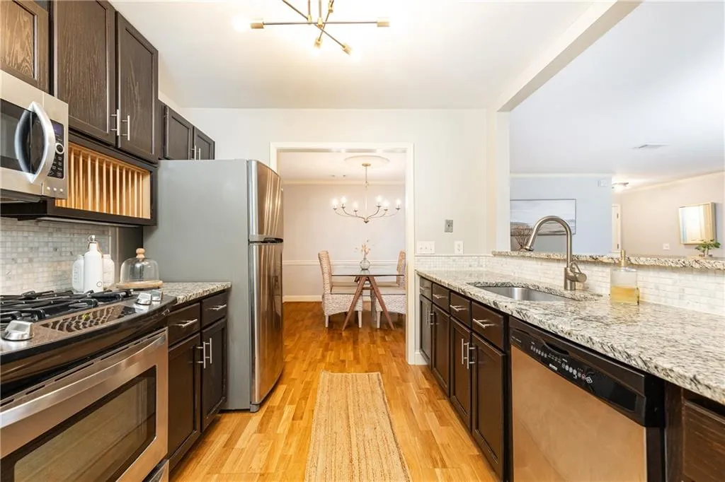 602 Bainbridge Drive Unit 602, Atlanta, Georgia 30327, 2 Bedrooms Bedrooms, ,2 BathroomsBathrooms,Residential,For Sale,602 Bainbridge Drive Unit 602,7622998
