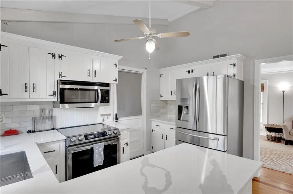 6426 Wright Road, Atlanta, Georgia 30328, 4 Bedrooms Bedrooms, ,3 BathroomsBathrooms,Residential,Sold,6426 Wright Road,7488013