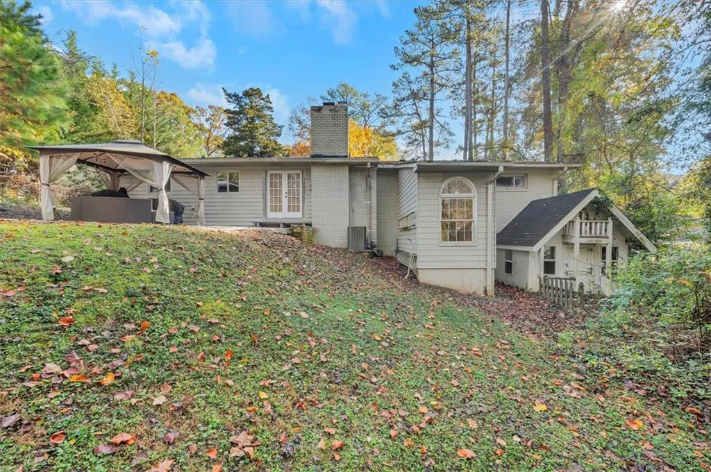 6426 Wright Road, Atlanta, Georgia 30328, 4 Bedrooms Bedrooms, ,3 BathroomsBathrooms,Residential,Sold,6426 Wright Road,7488013