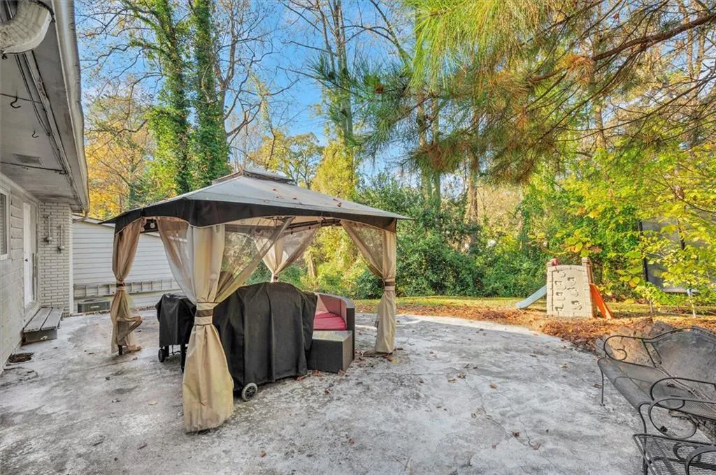 6426 Wright Road, Atlanta, Georgia 30328, 4 Bedrooms Bedrooms, ,3 BathroomsBathrooms,Residential,Sold,6426 Wright Road,7488013