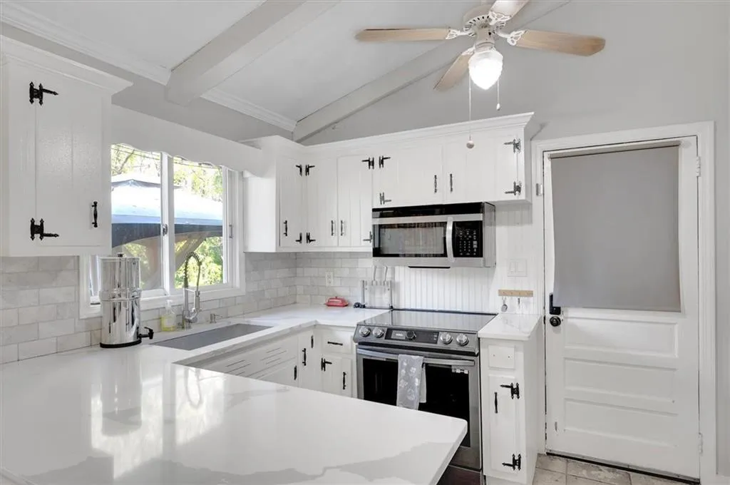 6426 Wright Road, Atlanta, Georgia 30328, 4 Bedrooms Bedrooms, ,3 BathroomsBathrooms,Residential,Sold,6426 Wright Road,7488013