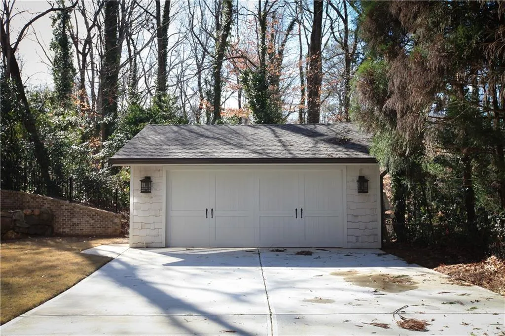 3236 Inman Drive Ne, Brookhaven, Georgia 30319, 6 Bedrooms Bedrooms, ,5 BathroomsBathrooms,Residential,Sold,3236 Inman Drive Ne,5989866