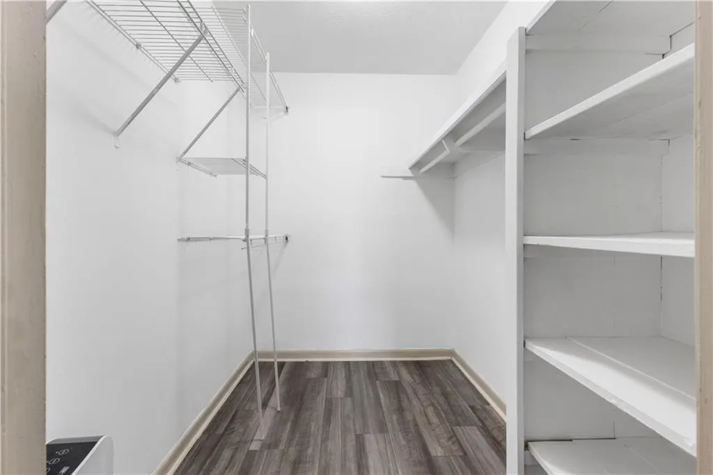 1150 Collier Road Nw Unit 4b, Atlanta, Georgia 30318, 1 Bedroom Bedrooms, ,1 BathroomBathrooms,Residential,For Sale,1150 Collier Road Nw Unit 4b,7496778