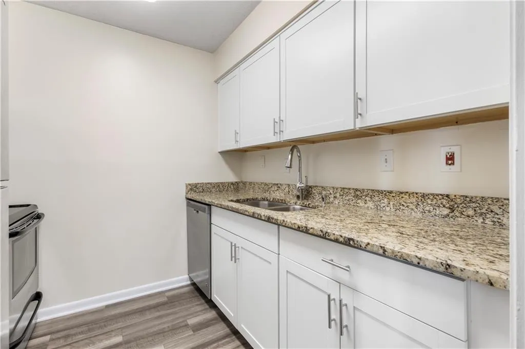 1150 Collier Road Nw Unit 4b, Atlanta, Georgia 30318, 1 Bedroom Bedrooms, ,1 BathroomBathrooms,Residential,For Sale,1150 Collier Road Nw Unit 4b,7496778