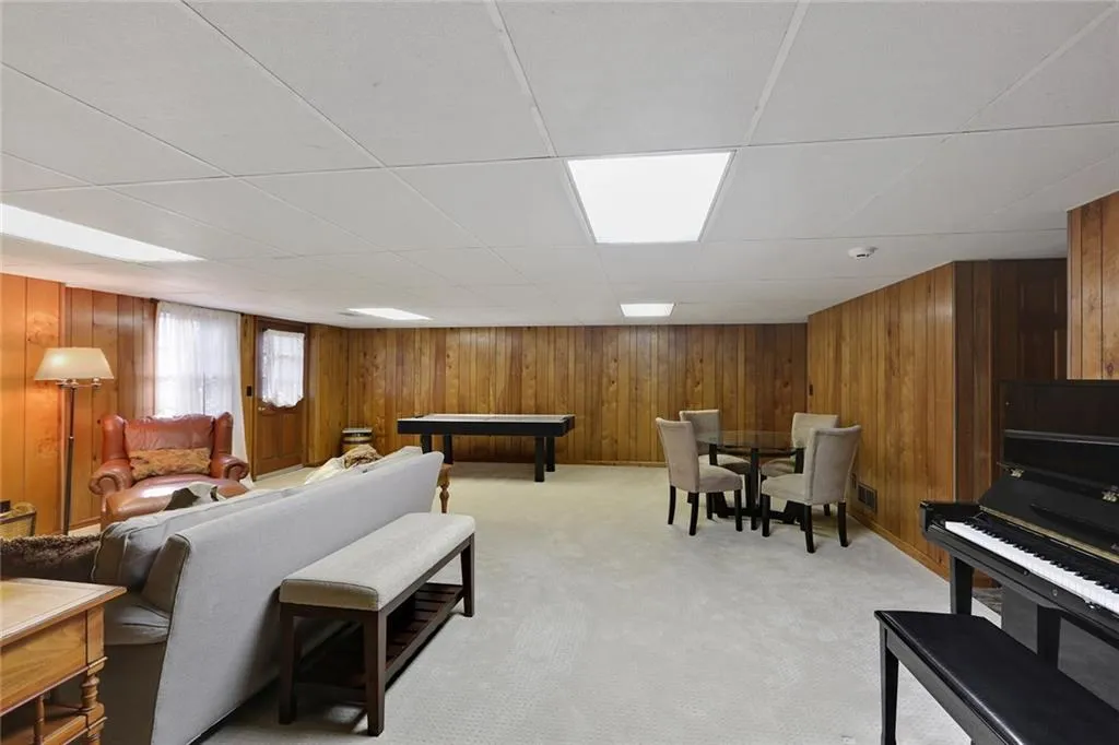 310 Burnt Oak Court, Sandy Springs, Georgia 30328, 4 Bedrooms Bedrooms, ,3 BathroomsBathrooms,Residential,Sold,310 Burnt Oak Court,6098928