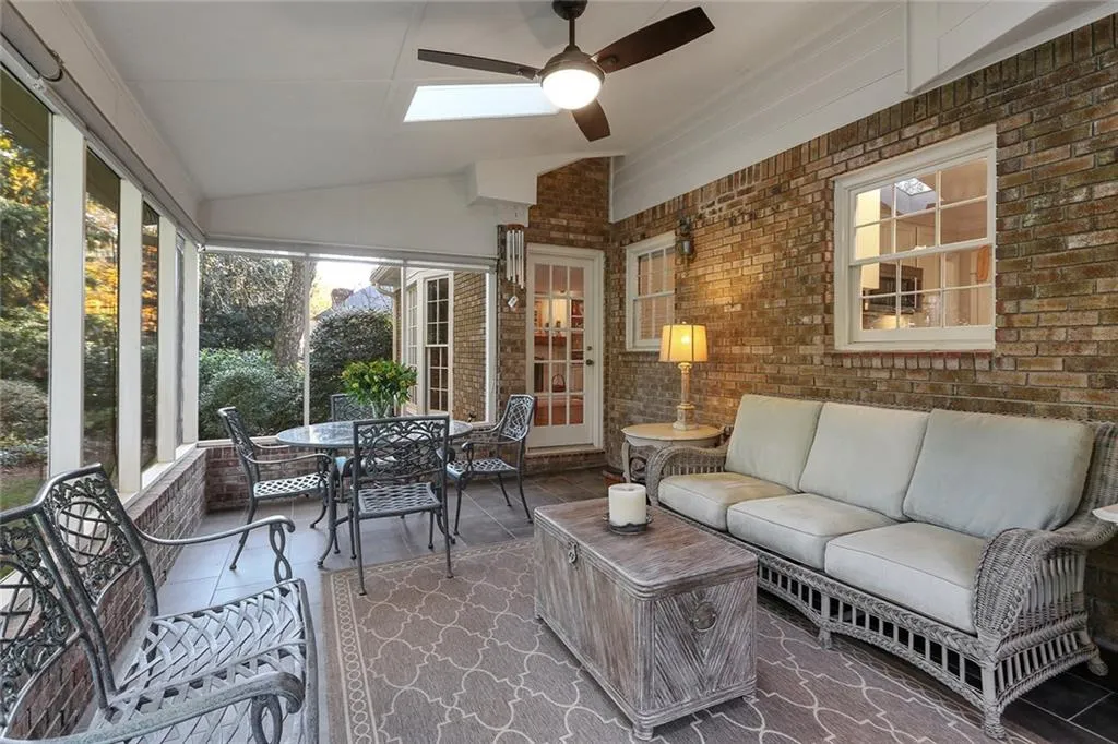 310 Burnt Oak Court, Sandy Springs, Georgia 30328, 4 Bedrooms Bedrooms, ,3 BathroomsBathrooms,Residential,Sold,310 Burnt Oak Court,6098928