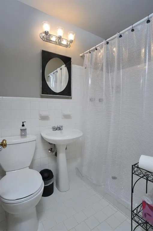 5255 Mount Vernon Parkway, Sandy Springs, Georgia 30327, 5 Bedrooms Bedrooms, ,3 BathroomsBathrooms,Residential,Sold,5255 Mount Vernon Parkway,5968476