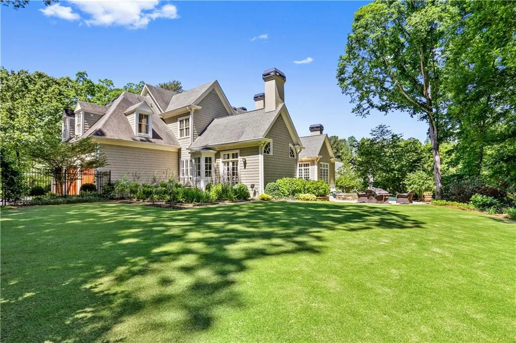 2900 Nancy Creek Road Nw, Atlanta, Georgia 30327, 6 Bedrooms Bedrooms, ,6 BathroomsBathrooms,Residential,Sold,2900 Nancy Creek Road Nw,5842503