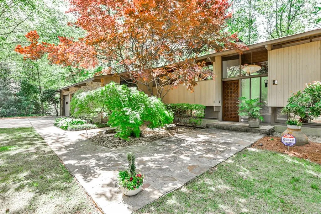 45 Seville Chase, Atlanta, Georgia 30328, 3 Bedrooms Bedrooms, ,2 BathroomsBathrooms,Residential,Sold,45 Seville Chase,7035903