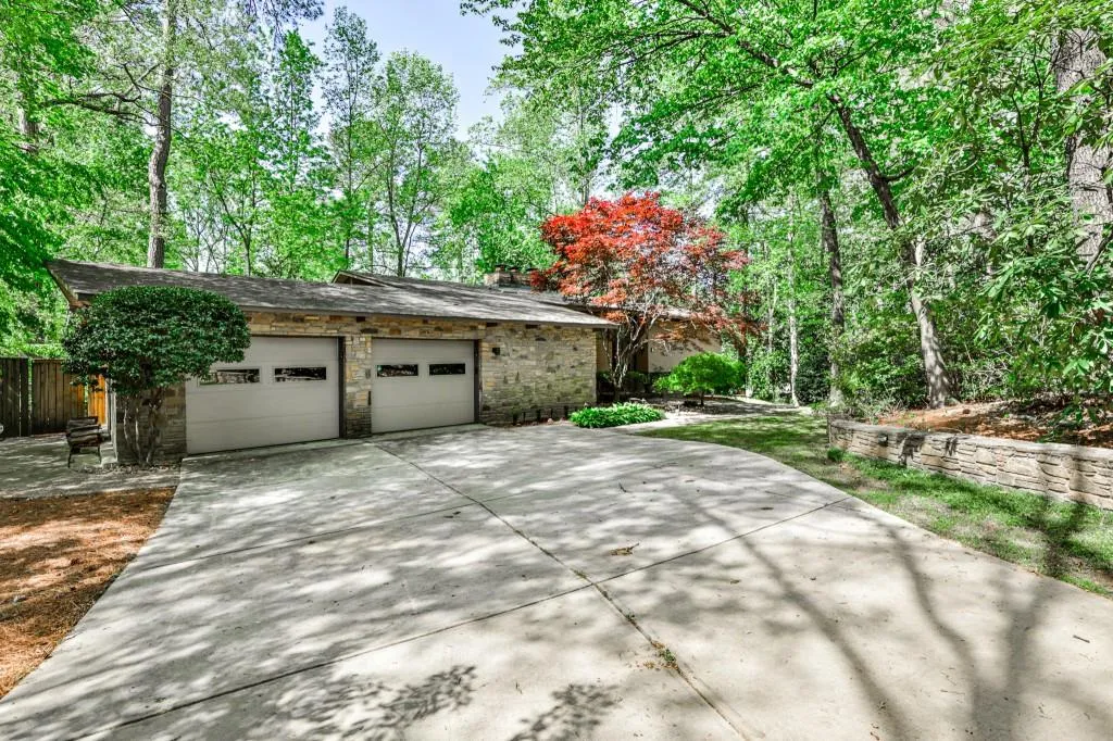 45 Seville Chase, Atlanta, Georgia 30328, 3 Bedrooms Bedrooms, ,2 BathroomsBathrooms,Residential,Sold,45 Seville Chase,7035903