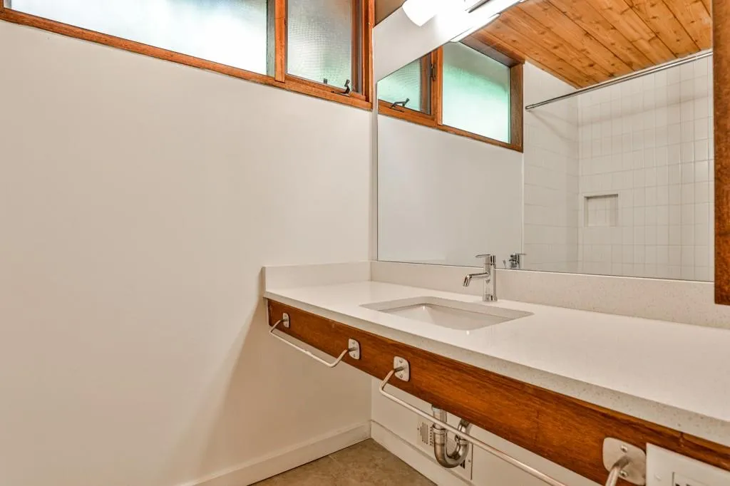 45 Seville Chase, Atlanta, Georgia 30328, 3 Bedrooms Bedrooms, ,2 BathroomsBathrooms,Residential,Sold,45 Seville Chase,7035903