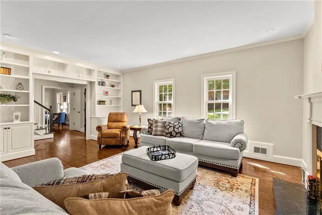 370 Kelson Drive, Atlanta, Georgia 30327, 5 Bedrooms Bedrooms, ,4 BathroomsBathrooms,Residential,Sold,370 Kelson Drive,7385818