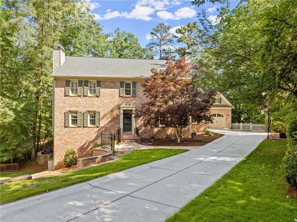 370 Kelson Drive, Atlanta, Georgia 30327, 5 Bedrooms Bedrooms, ,4 BathroomsBathrooms,Residential,Sold,370 Kelson Drive,7385818