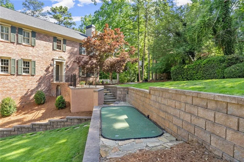 370 Kelson Drive, Atlanta, Georgia 30327, 5 Bedrooms Bedrooms, ,4 BathroomsBathrooms,Residential,Sold,370 Kelson Drive,7385818
