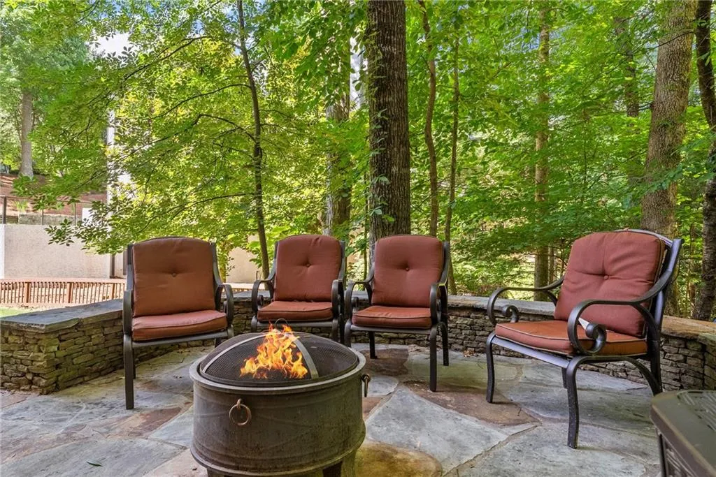 370 Kelson Drive, Atlanta, Georgia 30327, 5 Bedrooms Bedrooms, ,4 BathroomsBathrooms,Residential,Sold,370 Kelson Drive,7385818