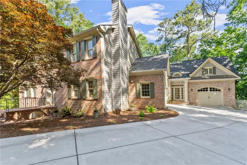 370 Kelson Drive, Atlanta, Georgia 30327, 5 Bedrooms Bedrooms, ,4 BathroomsBathrooms,Residential,Sold,370 Kelson Drive,7385818