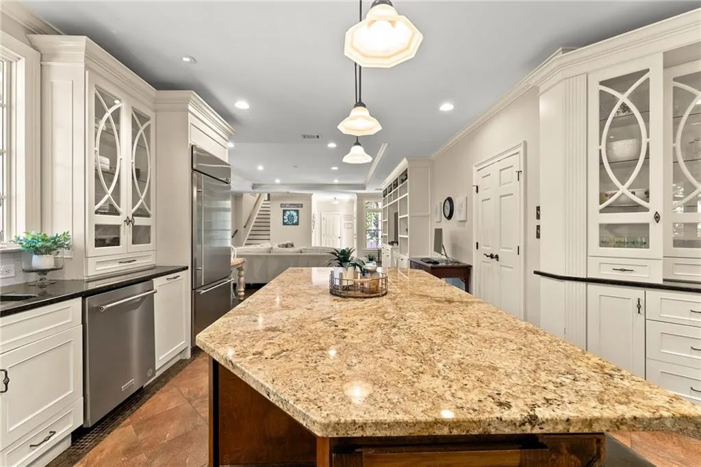 370 Kelson Drive, Atlanta, Georgia 30327, 5 Bedrooms Bedrooms, ,4 BathroomsBathrooms,Residential,Sold,370 Kelson Drive,7385818