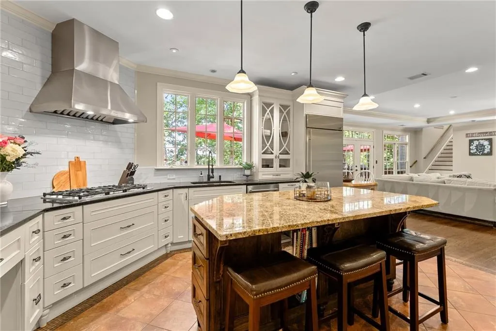 370 Kelson Drive, Atlanta, Georgia 30327, 5 Bedrooms Bedrooms, ,4 BathroomsBathrooms,Residential,Sold,370 Kelson Drive,7385818