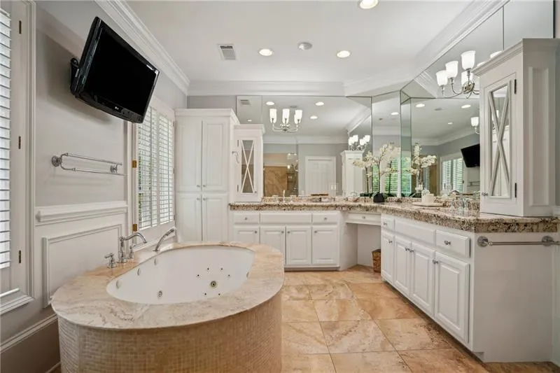 Primary Suite Bathroom