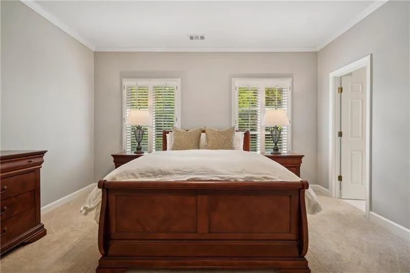 Guest Bedroom with En-Suite Upstairs