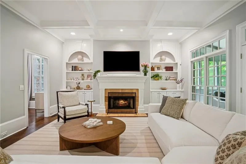 4555 Peachtree Dunwoody Road, Sandy Springs, Georgia 30342, 5 Bedrooms Bedrooms, ,4 BathroomsBathrooms,Residential,For Sale,4555 Peachtree Dunwoody Road,7638443