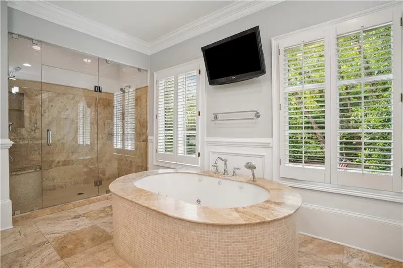 Primary Suite Bathroom
