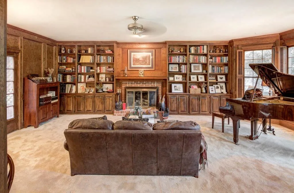 165 Overton Drive, Sandy Springs, Georgia 30342, 4 Bedrooms Bedrooms, ,5 BathroomsBathrooms,Residential,Sold,165 Overton Drive,6739853
