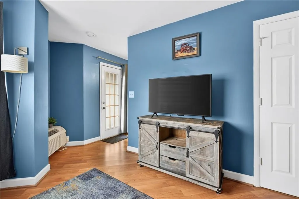 795 Hammond Drive Unit 209, Atlanta, Georgia 30328, 1 Bedroom Bedrooms, ,1 BathroomBathrooms,Residential,For Sale,795 Hammond Drive Unit 209,7695692