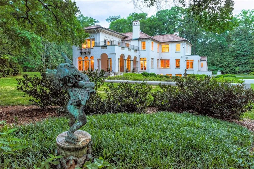 509 W Paces Ferry Road Nw, Atlanta, Georgia 30305, 4 Bedrooms Bedrooms, ,5 BathroomsBathrooms,Residential,Sold,509 W Paces Ferry Road Nw,5693705