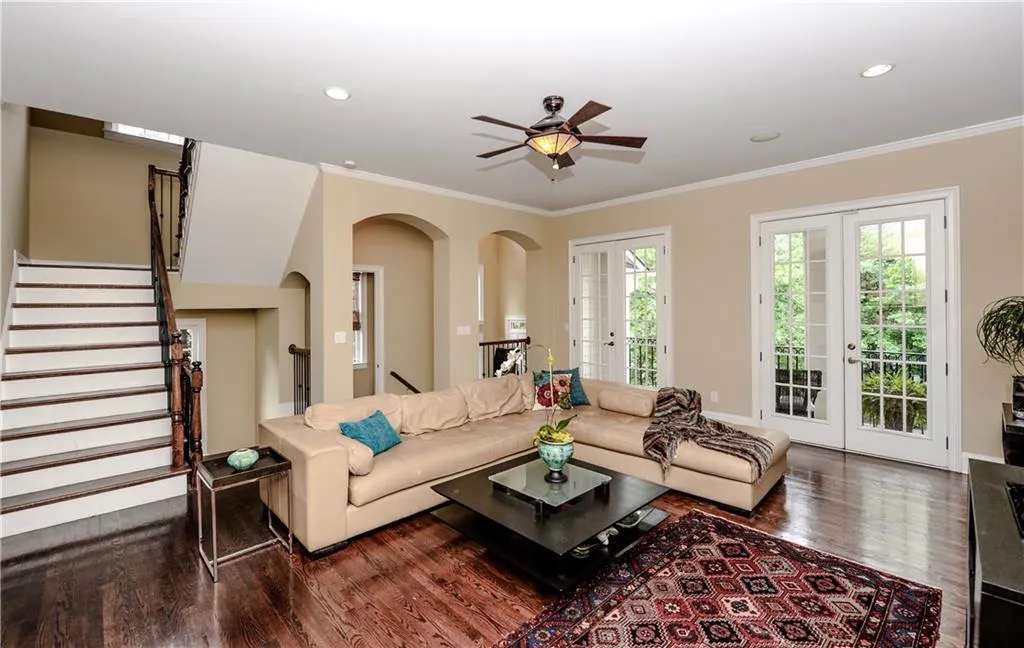 5935 Reddington Way, Sandy Springs, Georgia 30328, 3 Bedrooms Bedrooms, ,3 BathroomsBathrooms,Residential,Sold,5935 Reddington Way,5905442