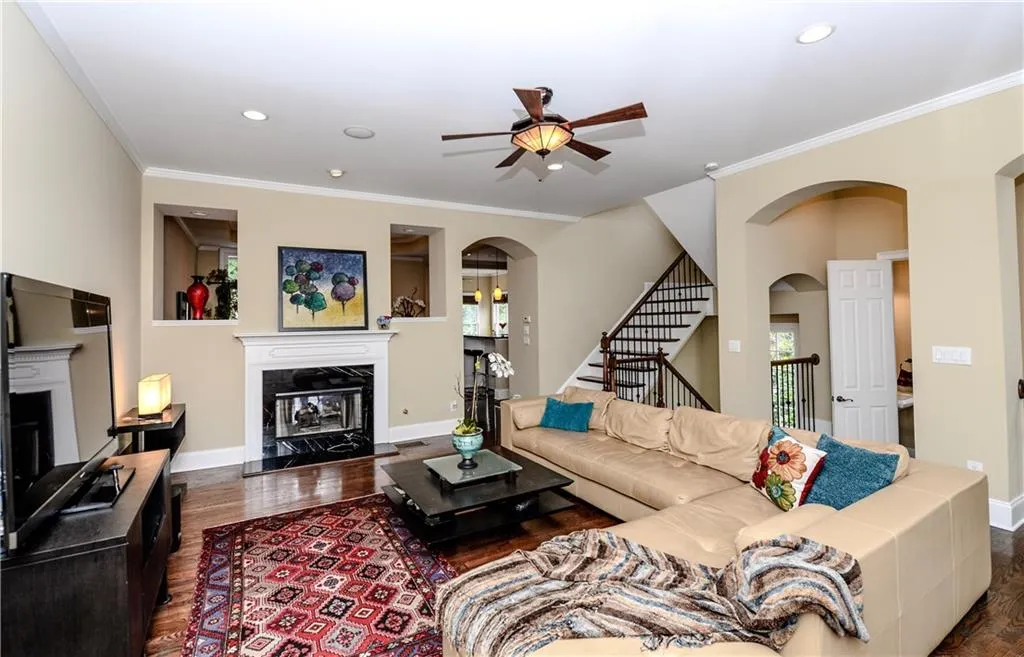 5935 Reddington Way, Sandy Springs, Georgia 30328, 3 Bedrooms Bedrooms, ,3 BathroomsBathrooms,Residential,Sold,5935 Reddington Way,5905442