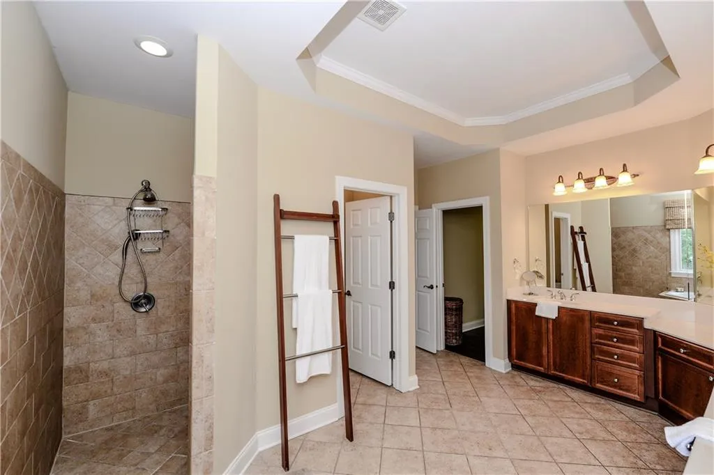 5935 Reddington Way, Sandy Springs, Georgia 30328, 3 Bedrooms Bedrooms, ,3 BathroomsBathrooms,Residential,Sold,5935 Reddington Way,5905442
