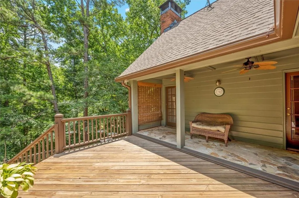 450 Glenmont Court, Sandy Springs, Georgia 30350, 5 Bedrooms Bedrooms, ,4 BathroomsBathrooms,Residential,Sold,450 Glenmont Court,7237849