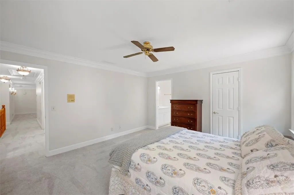 450 Glenmont Court, Sandy Springs, Georgia 30350, 5 Bedrooms Bedrooms, ,4 BathroomsBathrooms,Residential,Sold,450 Glenmont Court,7237849