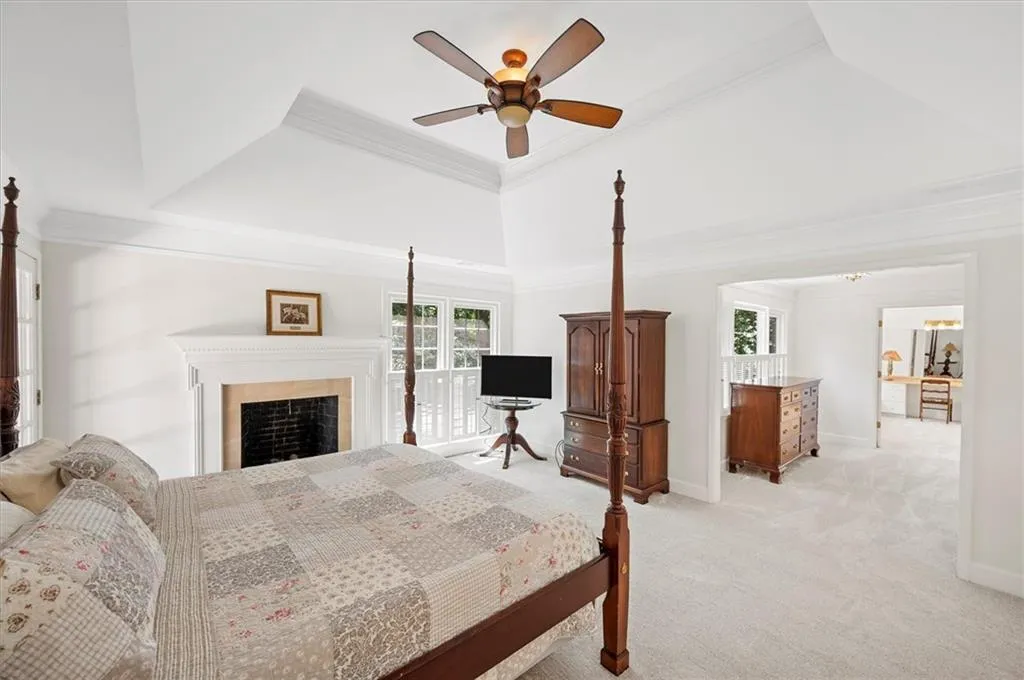 450 Glenmont Court, Sandy Springs, Georgia 30350, 5 Bedrooms Bedrooms, ,4 BathroomsBathrooms,Residential,Sold,450 Glenmont Court,7237849