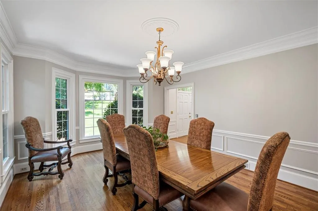 450 Glenmont Court, Sandy Springs, Georgia 30350, 5 Bedrooms Bedrooms, ,4 BathroomsBathrooms,Residential,Sold,450 Glenmont Court,7237849