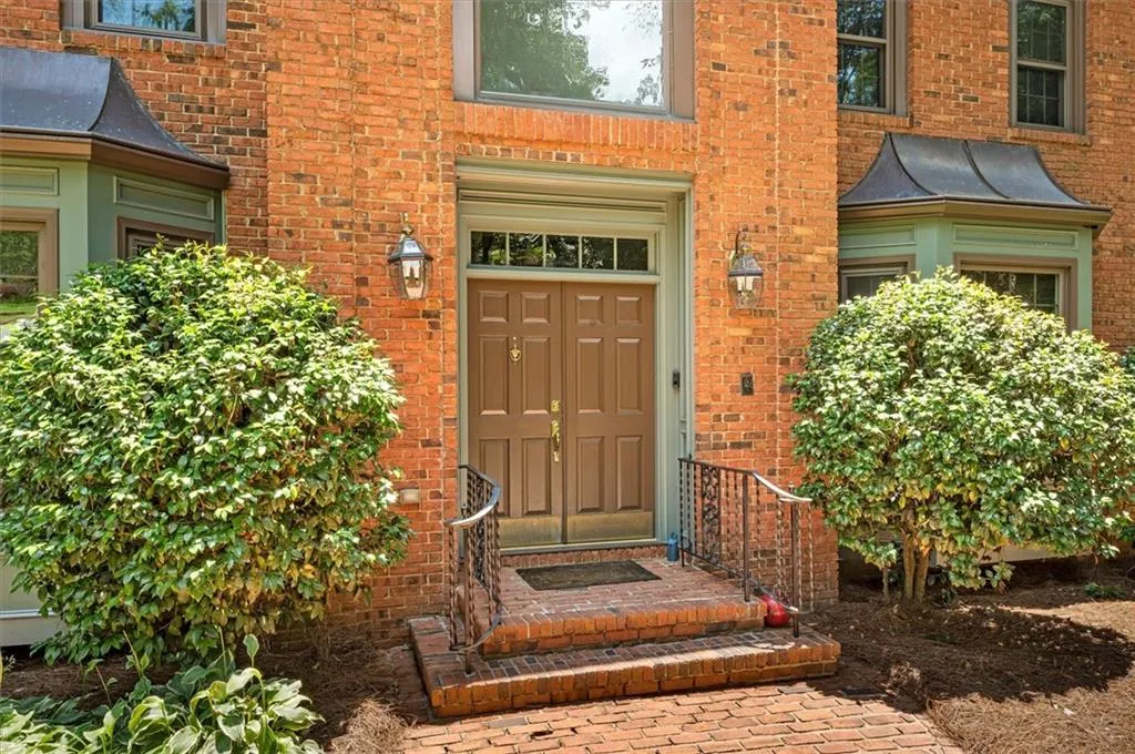 450 Glenmont Court, Sandy Springs, Georgia 30350, 5 Bedrooms Bedrooms, ,4 BathroomsBathrooms,Residential,Sold,450 Glenmont Court,7237849