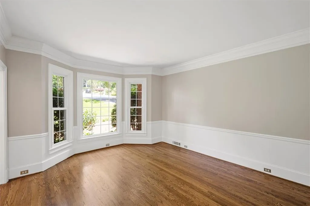 450 Glenmont Court, Sandy Springs, Georgia 30350, 5 Bedrooms Bedrooms, ,4 BathroomsBathrooms,Residential,Sold,450 Glenmont Court,7237849