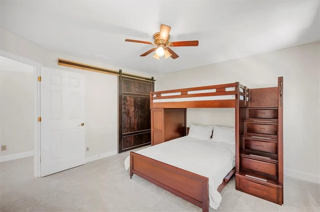 450 Glenmont Court, Sandy Springs, Georgia 30350, 5 Bedrooms Bedrooms, ,4 BathroomsBathrooms,Residential,Sold,450 Glenmont Court,7237849
