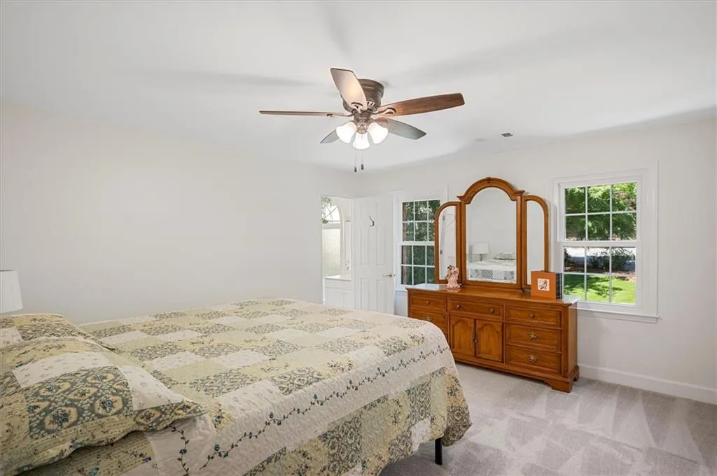 450 Glenmont Court, Sandy Springs, Georgia 30350, 5 Bedrooms Bedrooms, ,4 BathroomsBathrooms,Residential,Sold,450 Glenmont Court,7237849