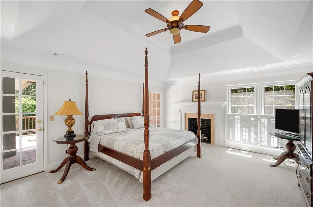 450 Glenmont Court, Sandy Springs, Georgia 30350, 5 Bedrooms Bedrooms, ,4 BathroomsBathrooms,Residential,Sold,450 Glenmont Court,7237849