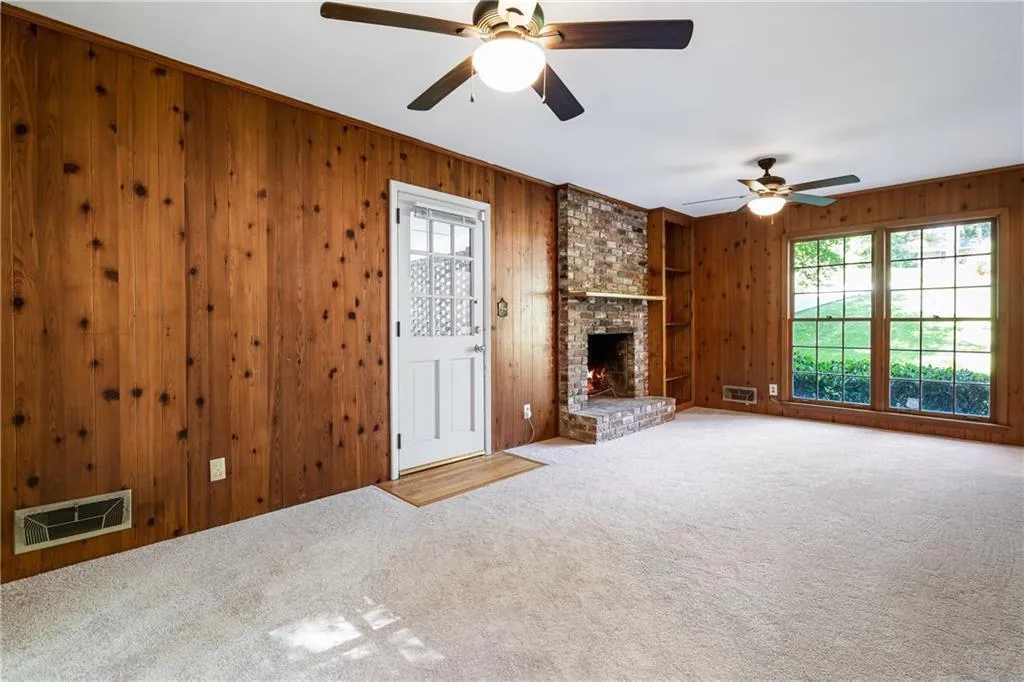 6475 Whispering Lane Ne, Sandy Springs, Georgia 30328, 4 Bedrooms Bedrooms, ,2 BathroomsBathrooms,Residential,Sold,6475 Whispering Lane Ne,6876447
