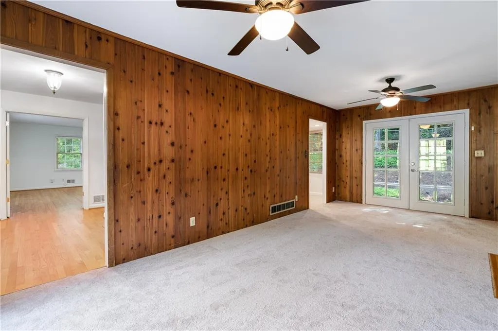 6475 Whispering Lane Ne, Sandy Springs, Georgia 30328, 4 Bedrooms Bedrooms, ,2 BathroomsBathrooms,Residential,Sold,6475 Whispering Lane Ne,6876447