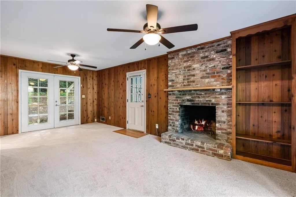 6475 Whispering Lane Ne, Sandy Springs, Georgia 30328, 4 Bedrooms Bedrooms, ,2 BathroomsBathrooms,Residential,Sold,6475 Whispering Lane Ne,6876447