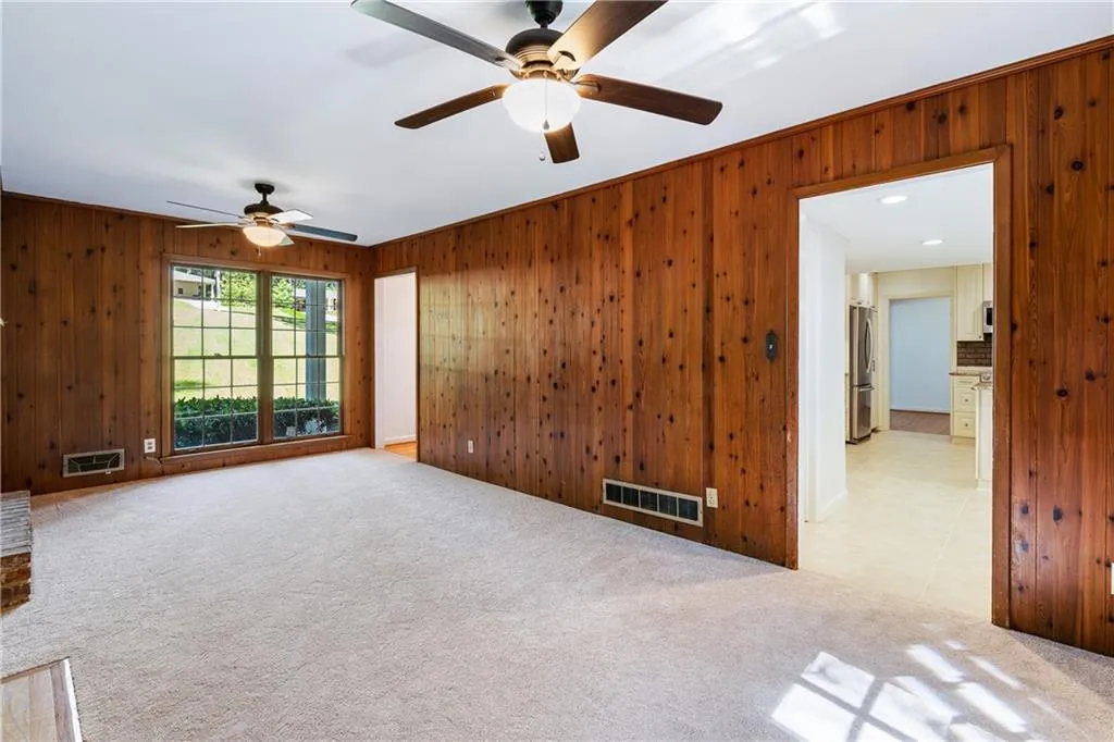 6475 Whispering Lane Ne, Sandy Springs, Georgia 30328, 4 Bedrooms Bedrooms, ,2 BathroomsBathrooms,Residential,Sold,6475 Whispering Lane Ne,6876447
