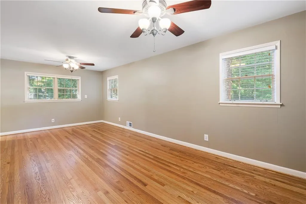 6475 Whispering Lane Ne, Sandy Springs, Georgia 30328, 4 Bedrooms Bedrooms, ,2 BathroomsBathrooms,Residential,Sold,6475 Whispering Lane Ne,6876447