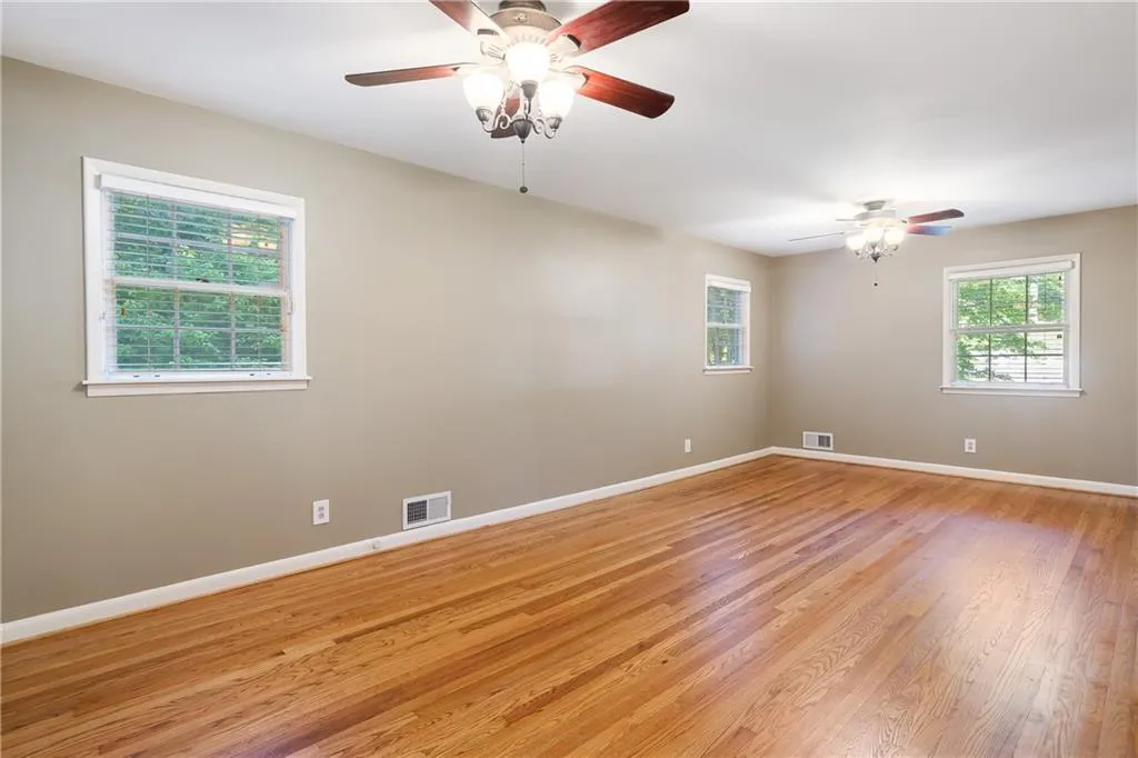 6475 Whispering Lane Ne, Sandy Springs, Georgia 30328, 4 Bedrooms Bedrooms, ,2 BathroomsBathrooms,Residential,Sold,6475 Whispering Lane Ne,6876447