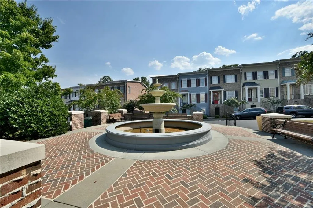 933 Persimmon Point, Atlanta, Georgia 30328, 2 Bedrooms Bedrooms, ,2 BathroomsBathrooms,Residential,Sold,933 Persimmon Point,5746021