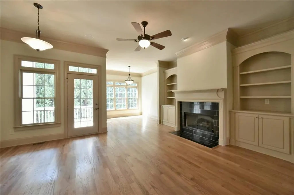 933 Persimmon Point, Atlanta, Georgia 30328, 2 Bedrooms Bedrooms, ,2 BathroomsBathrooms,Residential,Sold,933 Persimmon Point,5746021